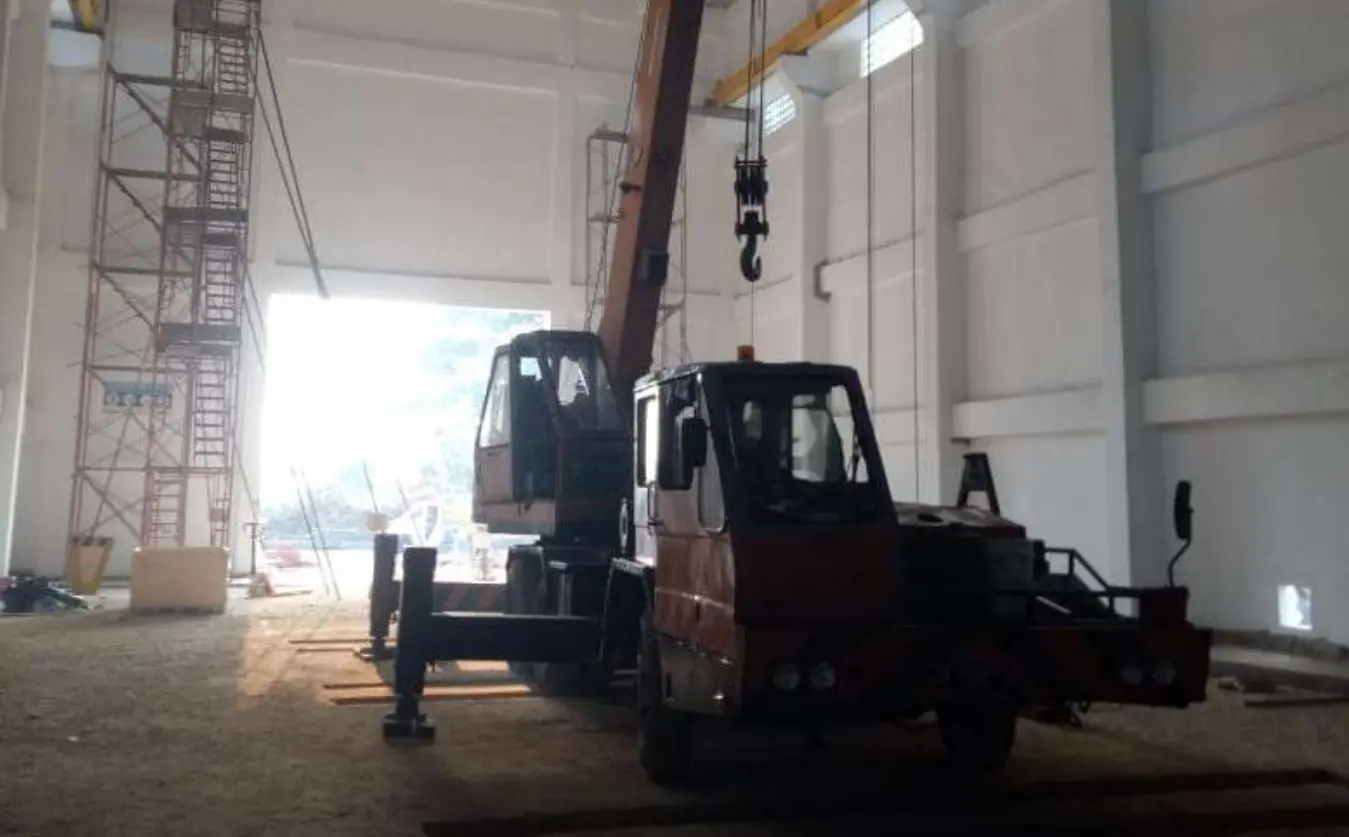 Overhead crane installation